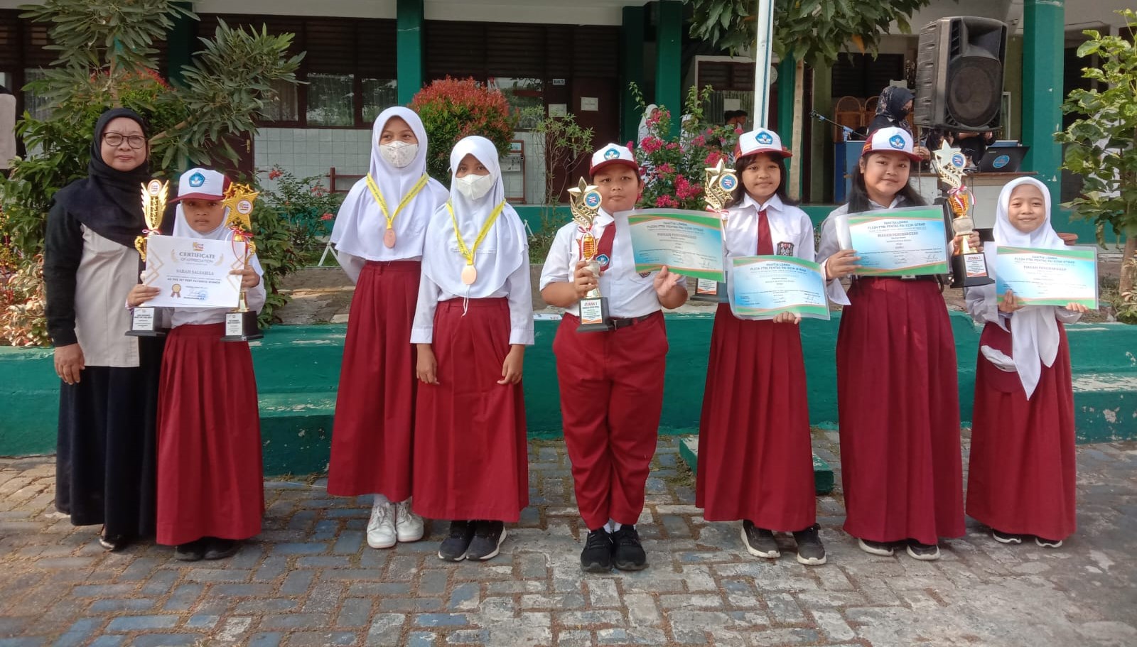 Sd Bina Insani Borong Penghargaan Di Ajang Festival Tunas Bahasa Ibu