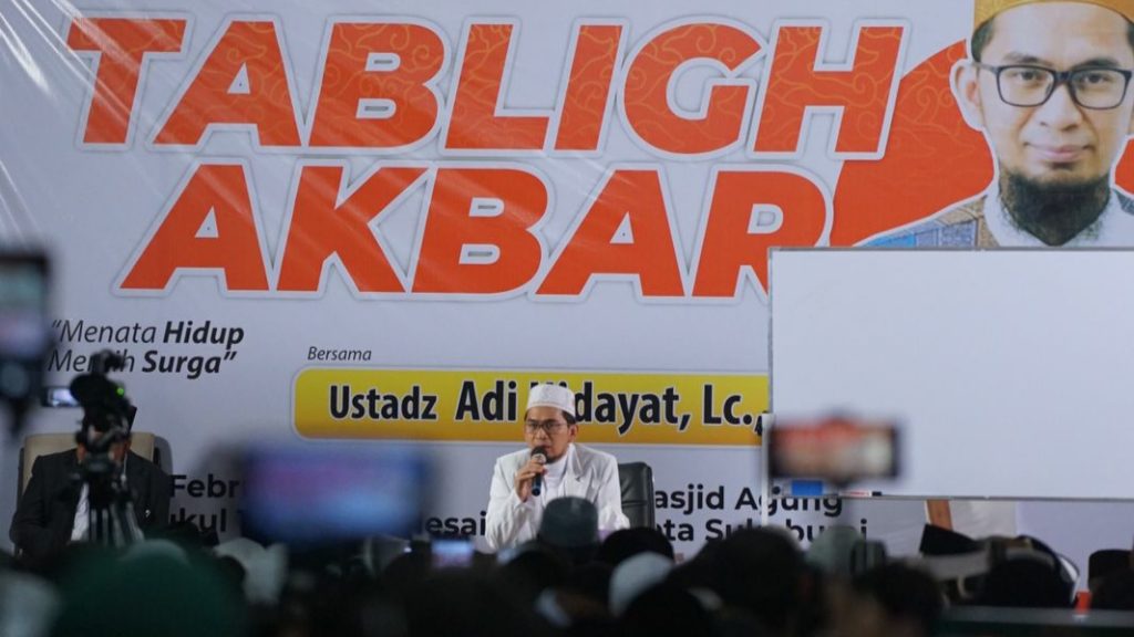 Dihadiri Ribuan Jamaah, Tabligh Akbar di Sukabumi Datangkan Ustad Adi Hidayat