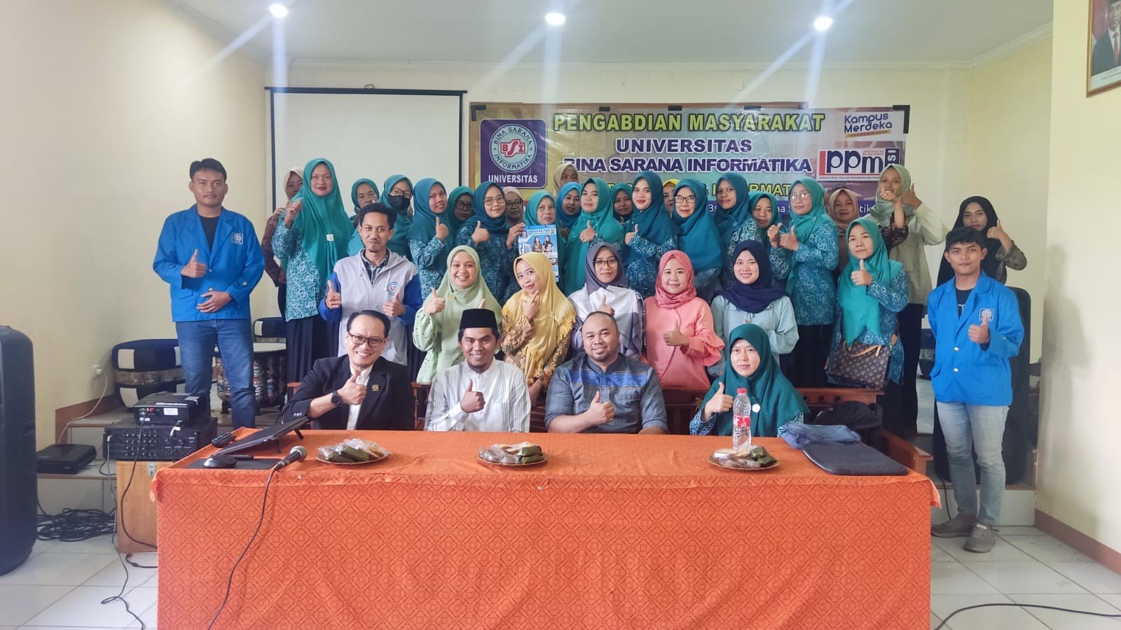 Pelaku UMKM Desa Bojongsawah dapat pelatihan Sistem Bazar Online