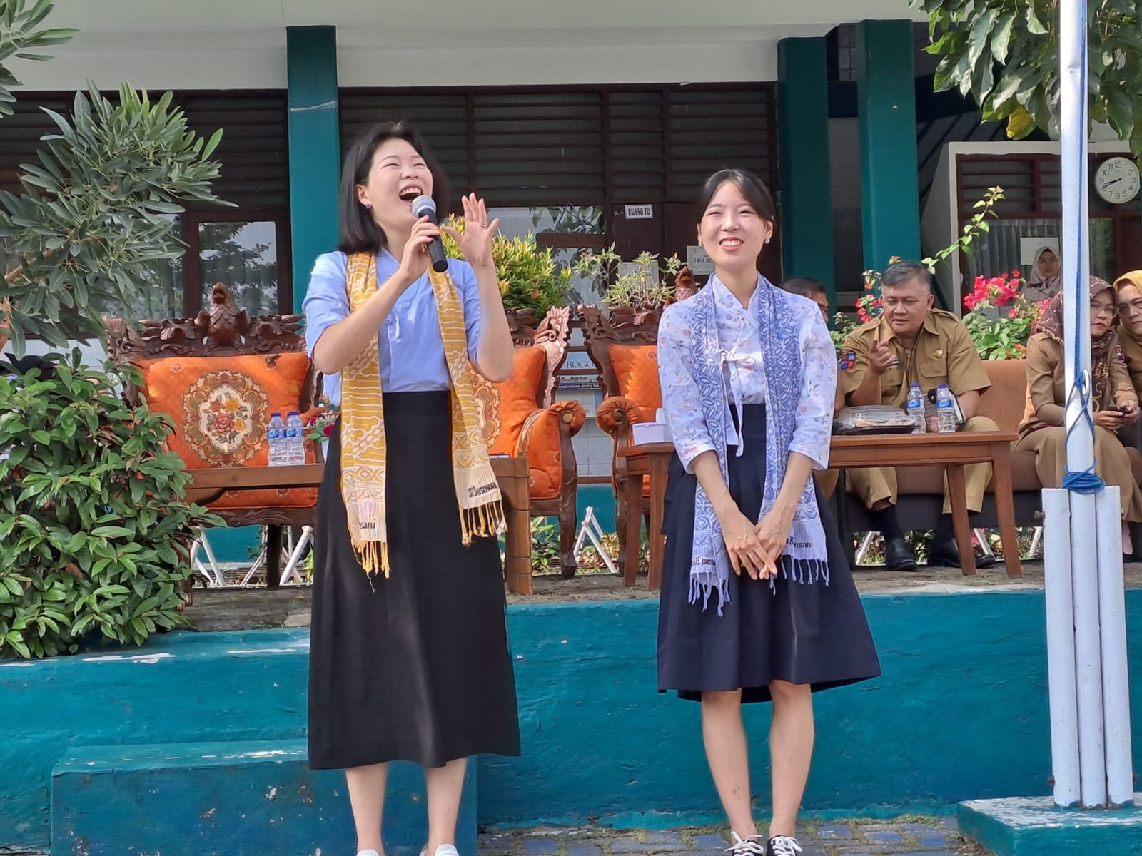 SD Bina Insani Sambut Guru Korea   