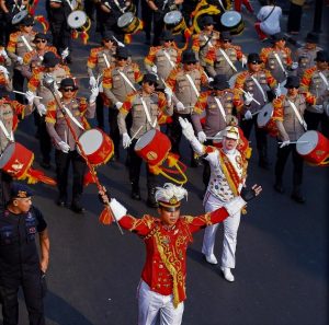 Bersama Menuju Plaza Balai: Kirab Budaya Merah Putih Kota Sukabumi