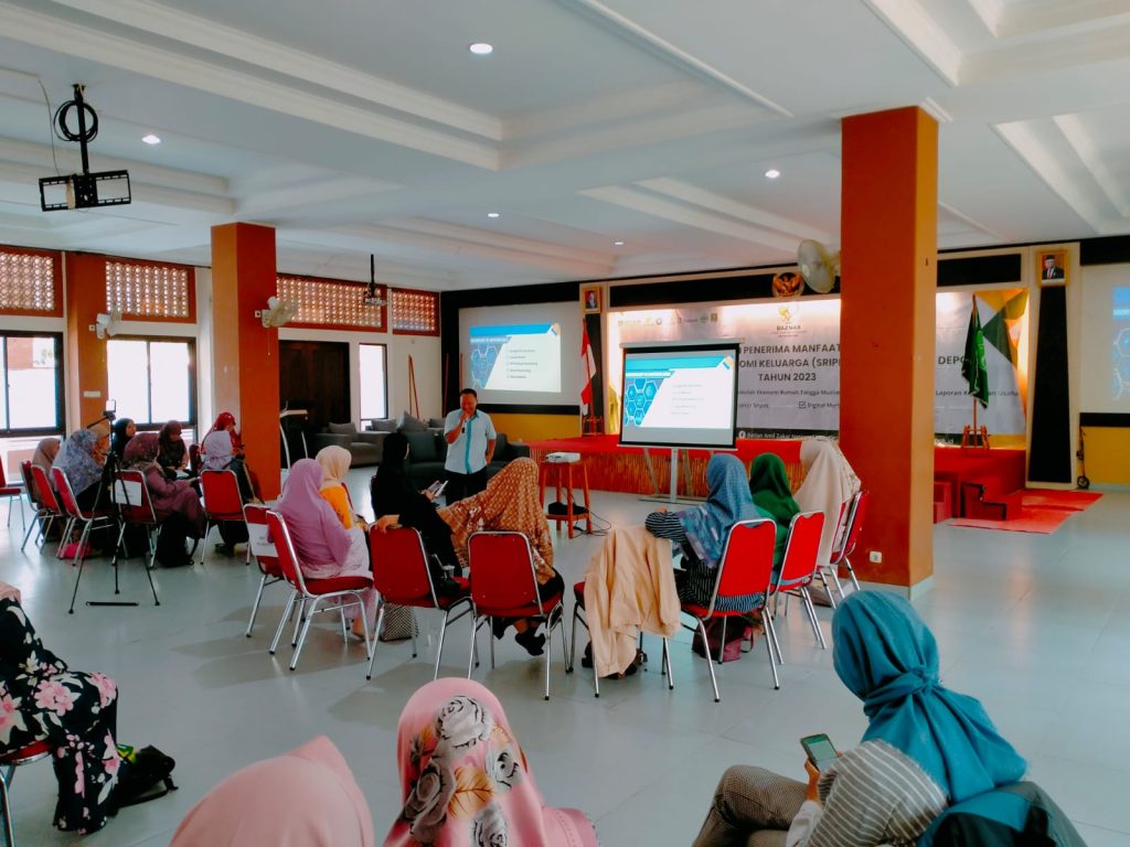 Baznas Kota Depok dan STEI SEBI Bekali UMKM SRIPEK  Training Digital Marketing