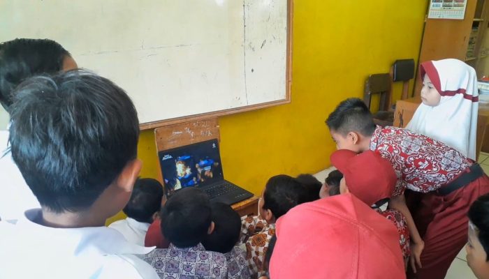 Tim Kampus Mengajar #6 SD Negeri Tarisi Menerapkan Metode Video Based Learning untuk Meningkatkan Partisipasi Siswa dalam Pembelajaran