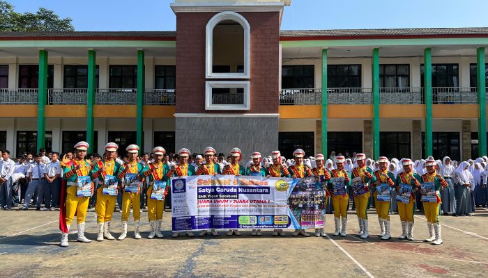 Antusias Para Siswa SMK Yapan Saat Terima Beasiswa