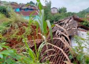 12 Rumah Terdampak Longsor di Cibadak Sukabumi