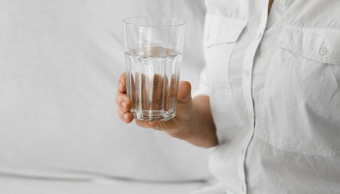 Jangan Lupa Konsumsi Air Putih Untuk Menghindari Dehidrasi | sumber: freepik