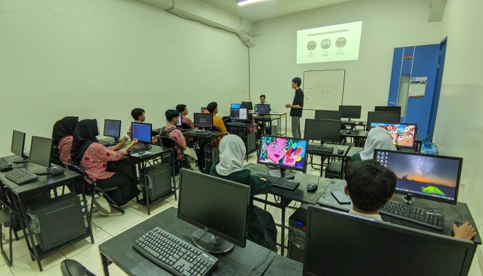 Pelatihan Pembuatan Game Interaktif Tanpa Coding yang diselenggarakan oleh Universitas BSI Sukabumi