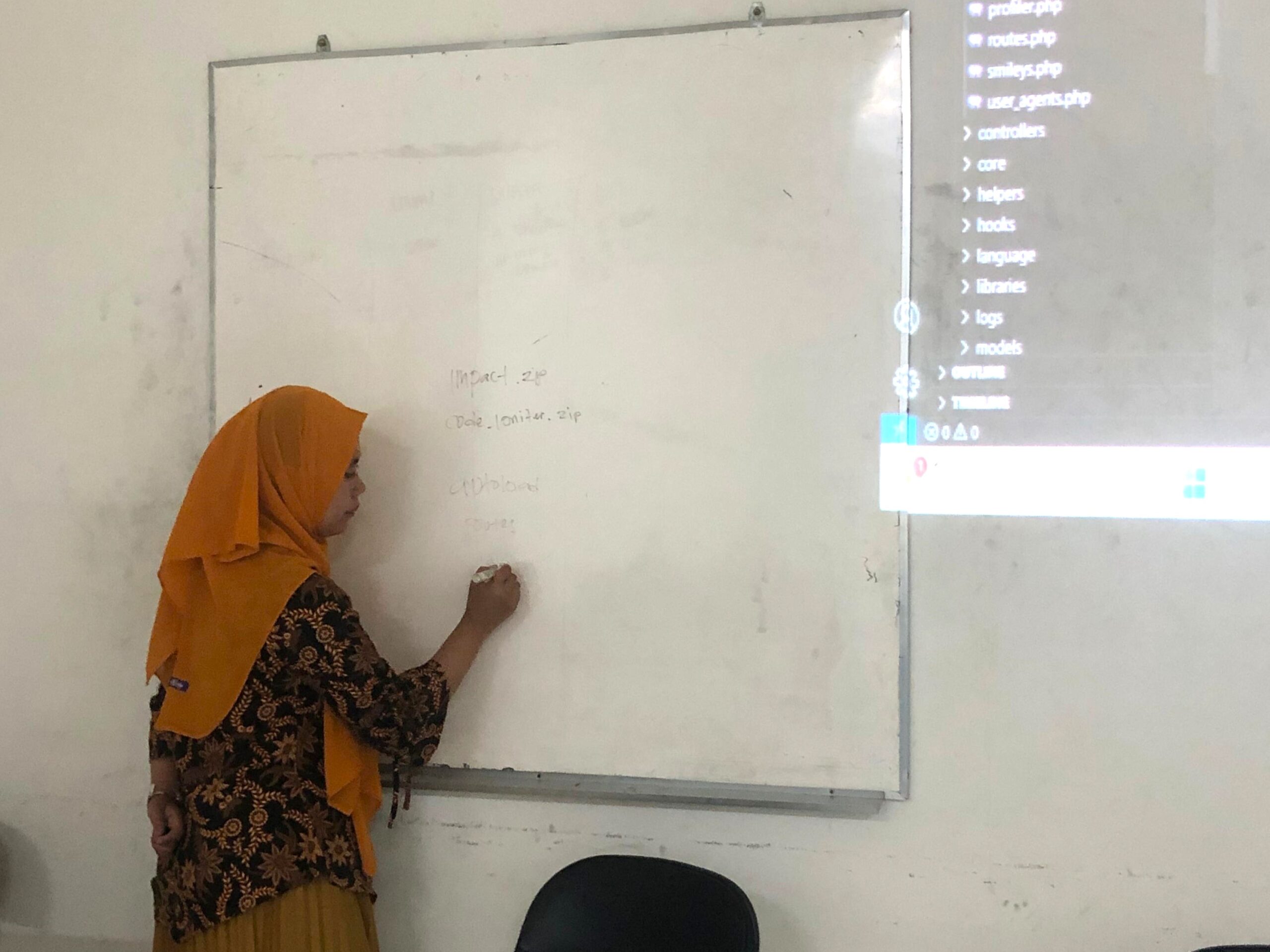 Pemaparan materi dan praktik langsung bersama narasumber