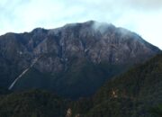 Penampakan Gunung Binaiya