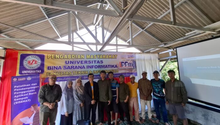 Universitas BSI Kampus Sukabumi Gelar Pelatihan dan Pendampingan Penggunaan Aplikasi Bank Sampah (SISEHAT)