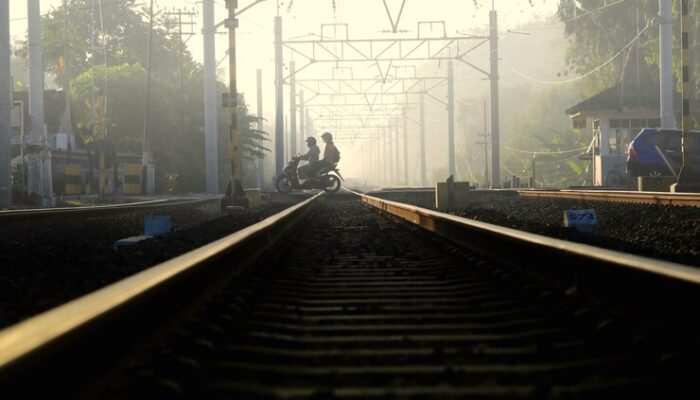 Perlintasan Kereta Api Kembali Memakan Korban, Seorang Pria Tewas saat Menyeberang Rel di Sukabumi