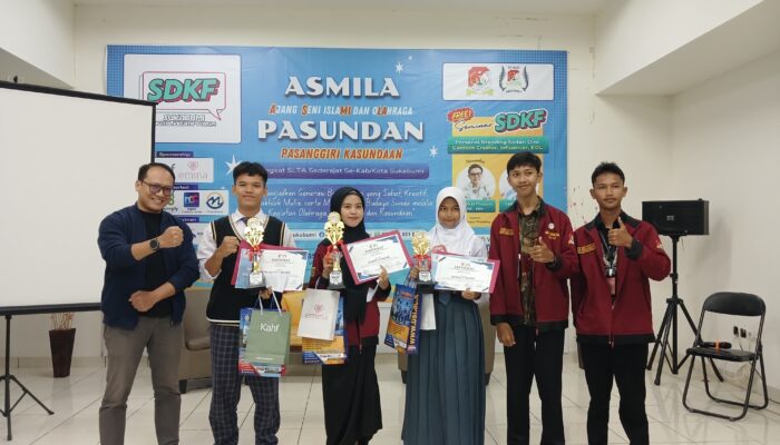 Juara Lomba Baca Puisi Sunda di ASMILA X PASUNDAN