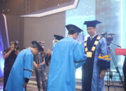 Wisuda, kampus