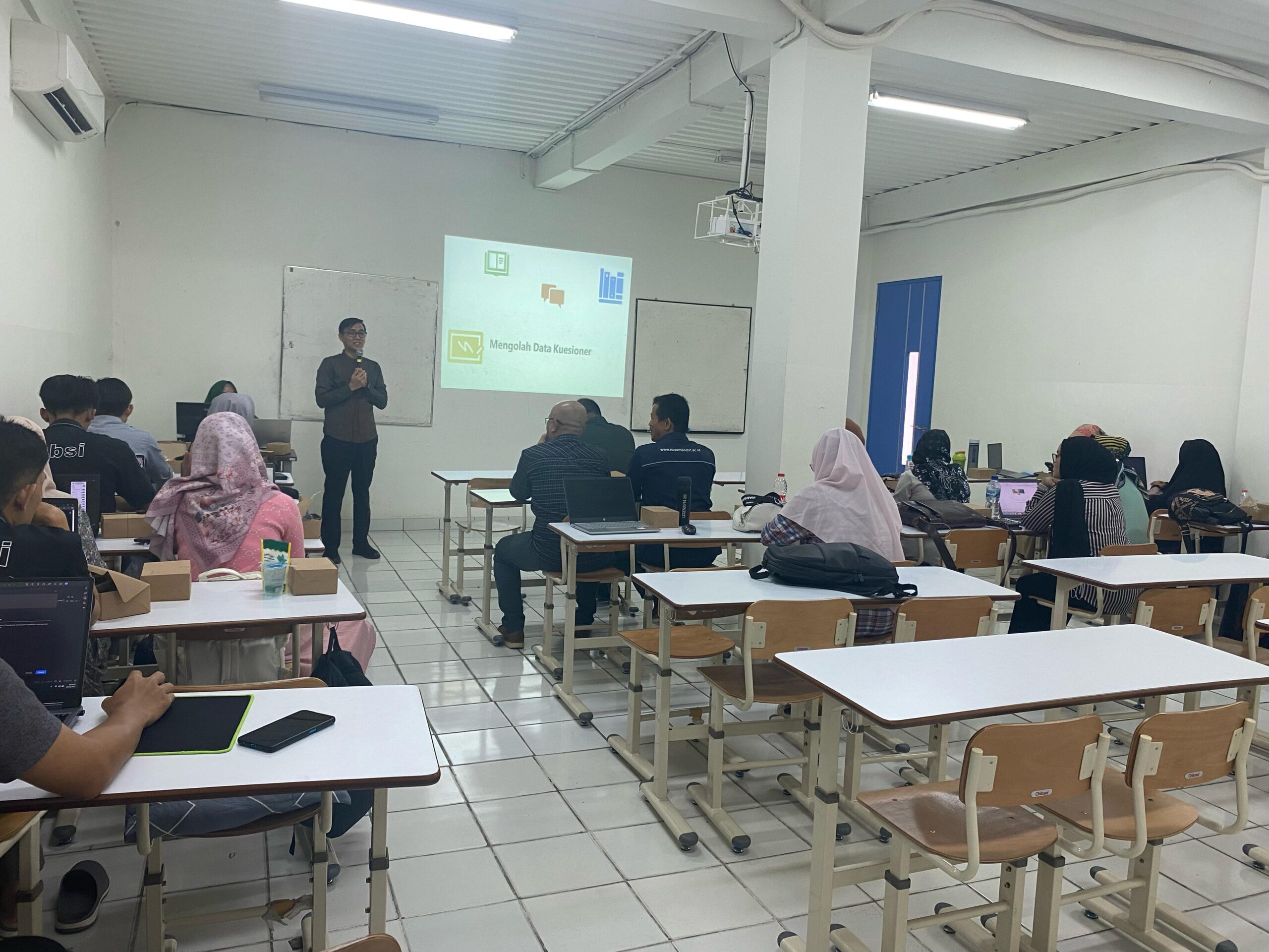 Lewat Workshop, UBSI Sukabumi Tingkatkan Keahlian Dosen dalam Penelitian