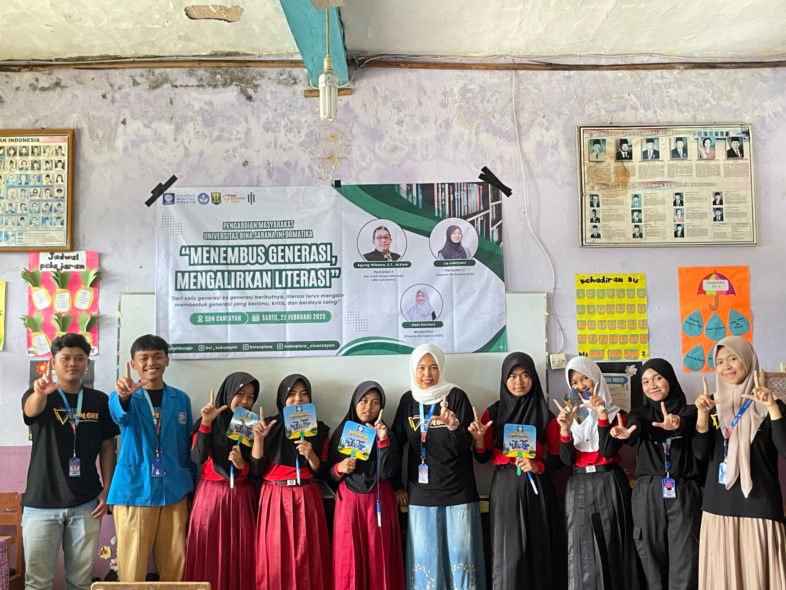 Keseruan Seminar Literasi Edukatif bertajuk "Menembus Generasi, Mengalirkan Literasi" di SDN Cantayan