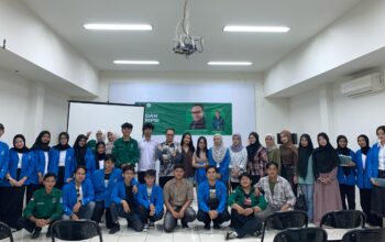 Foto Bersama Setelah Melaksanakan Bedah Skripsi