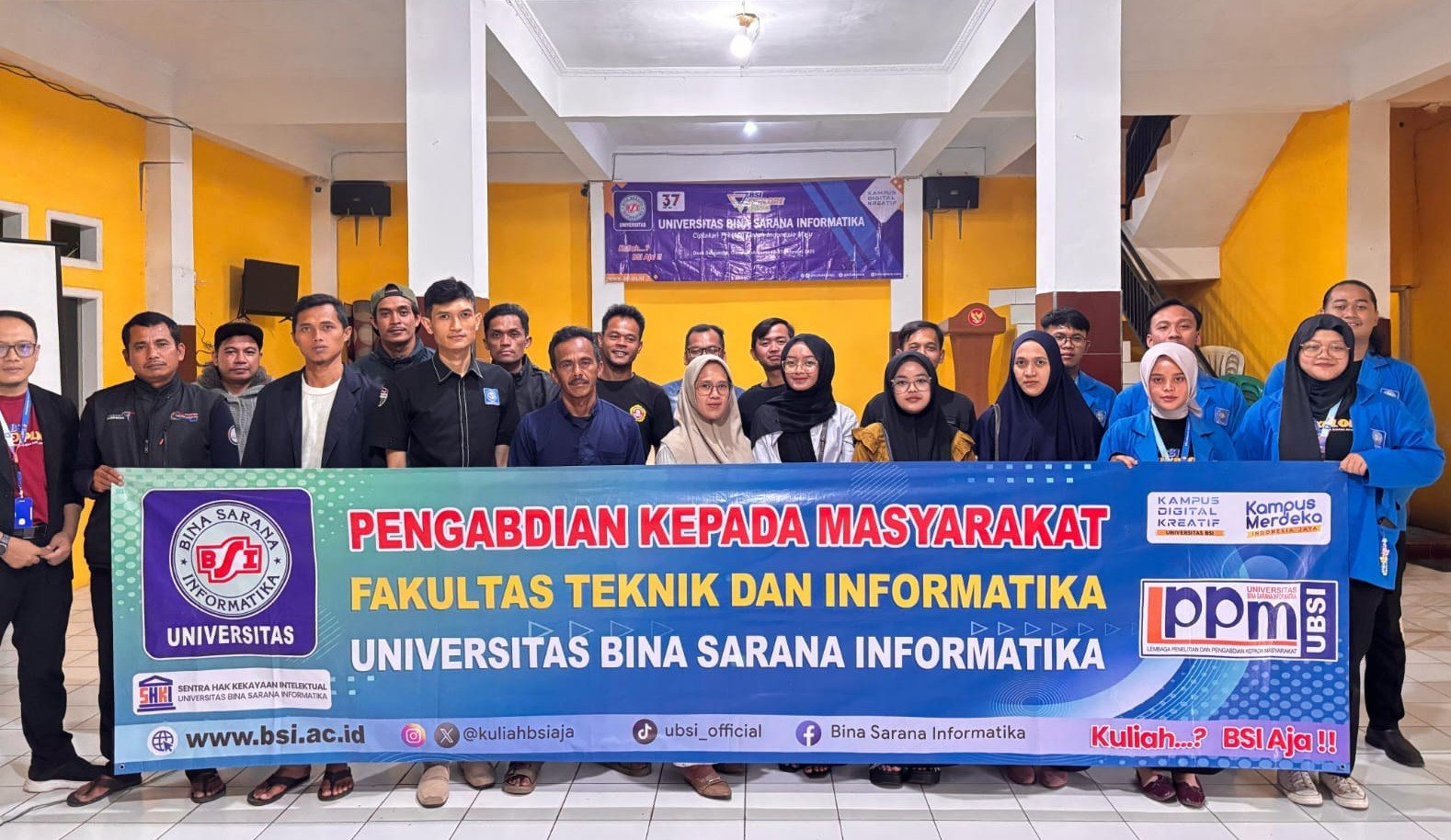 Dosen UBSI Sukabumi Universitas BSI Sukabumi Gelar Pelatihan Pemasaran Online di Desa Selajambe