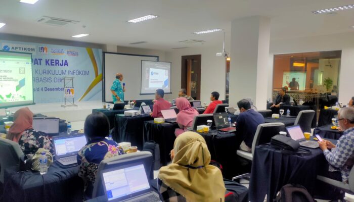 Universitas Nusa Mandiri dan APTIKOM Kolaborasi Sosialisasikan Pengukuran Indeks Kematangan OBE di Perguruan Tinggi