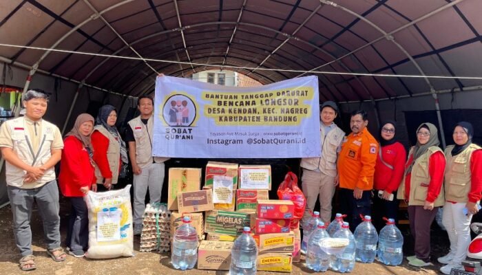 Cepat Tanggap! Komunitas Sobat Qurani Bantu Korban Longsor di Bandung