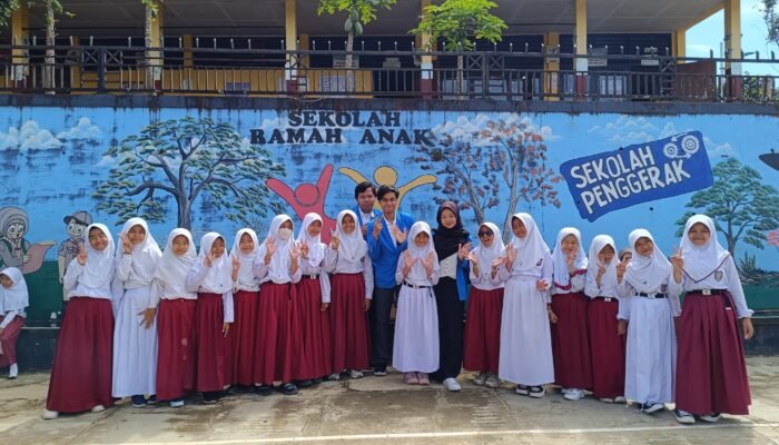 Pengabdian Masyarakat Mahasiswa Informatika: Tanamkan Semangat Kebhinekaan di SDN 2 Cipetir