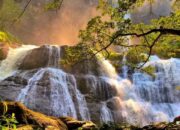 Curug Cikanteh di Geopark Ciletuh, air terjun bertingkat dengan panorama alam yang menyejukkan dan masih asri
