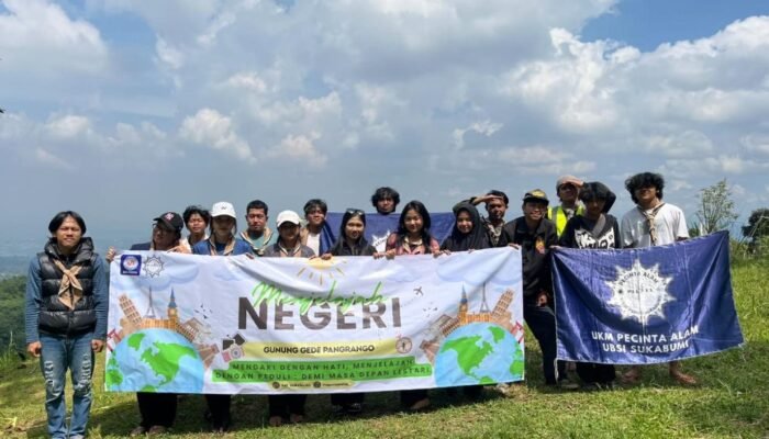 Menjelajah Negeri : UKM Pencinta Alam Laksanakan Kegiatan Menjelajah Negeri di Taman Nasional Gunung Pangrango