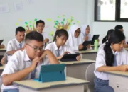 Siswa siswi sedang mengikuti SNBT | sumber : fimela