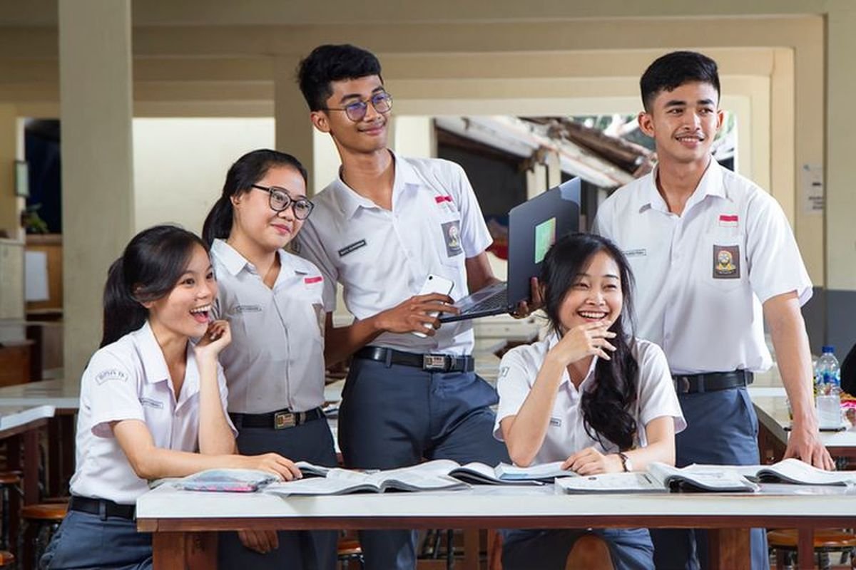 Siswa siswi sedang belajar bersama | sumber : Kompas.com