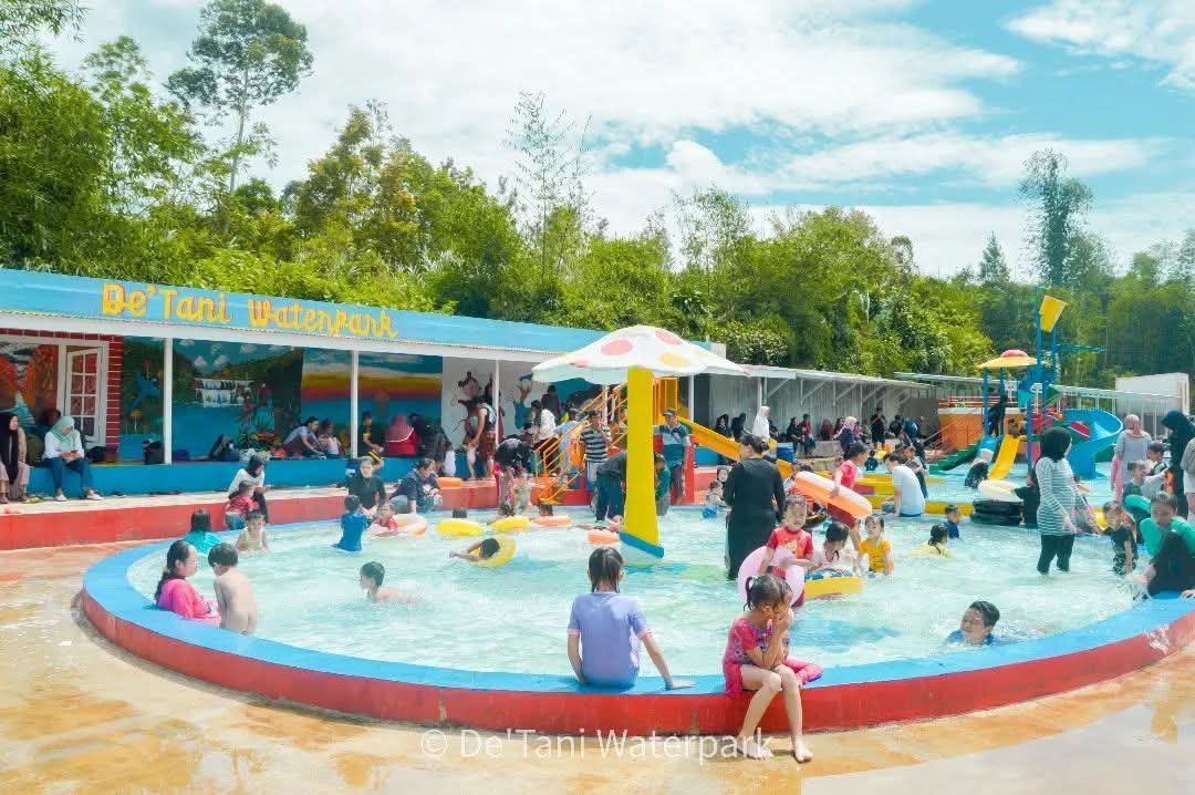 Wahana Air Anak di De’Tani Waterpark| Sumber: Facebook De'tani