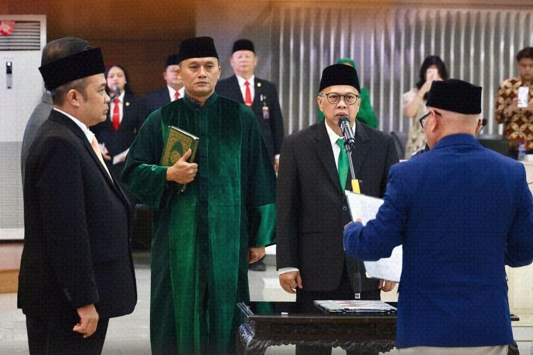 Drs. H. Yusuf Ridwan dari Fraksi PPP Resmi dilantik menjadi anggota DPRD Jabar menggantikan alm. Dedi Damhudi