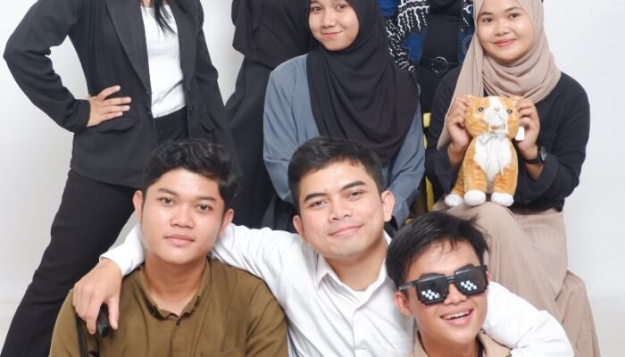 Mahasiswa Sukses Diterima Kerja Sebelum Lulus, Bukti Mampu Multitasking di Tengah Tugas Akhir