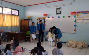 Mahasiswa UBSI mengadakan Edukasi teknologi di SD Yapenka | Doc. Istimewa
