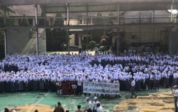 Kasus Kekerasan Guru Viral, Ratusan Siswa SMAN 1 Cicurug Gelar Aksi Demo