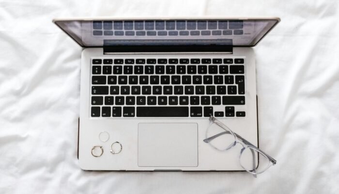 Peran Laptop di Era Modern dalam Mendukung Kreativitas dan Produktivitas