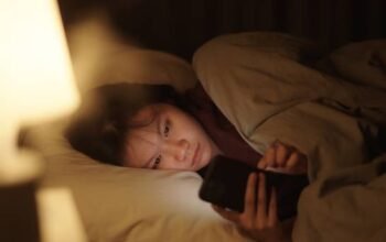 Kenapa Gadget Bikin Tidurmu Jadi Berantakan?| Sumber: istockphoto.com
