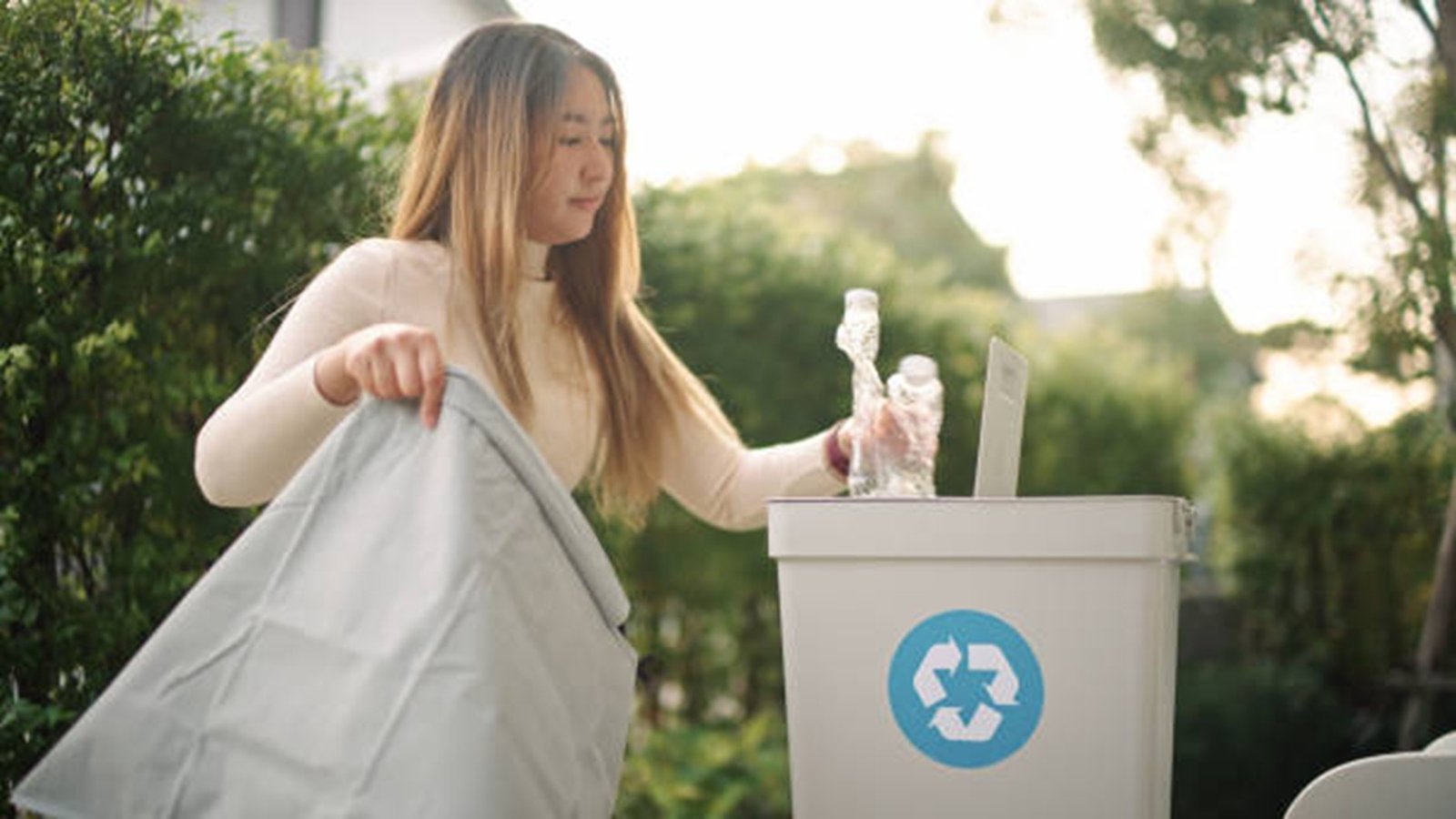 Pentingnya Literasi Sampah Plastik untuk Keluarga Sehat dan Lingkungan Bersih | Sumber: istockphoto.com