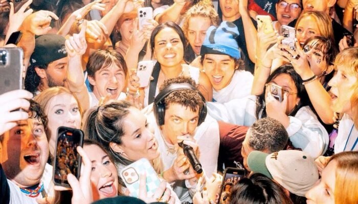 Mengapa LANY Jadi Band Favorit Anak Muda? Ini Alasannya