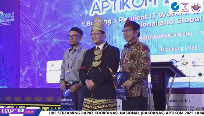 Professor Talk APTIKOM 2025 : Transformasi Pendidikan dan Keamanan Siber di Era kecerdasan buatan