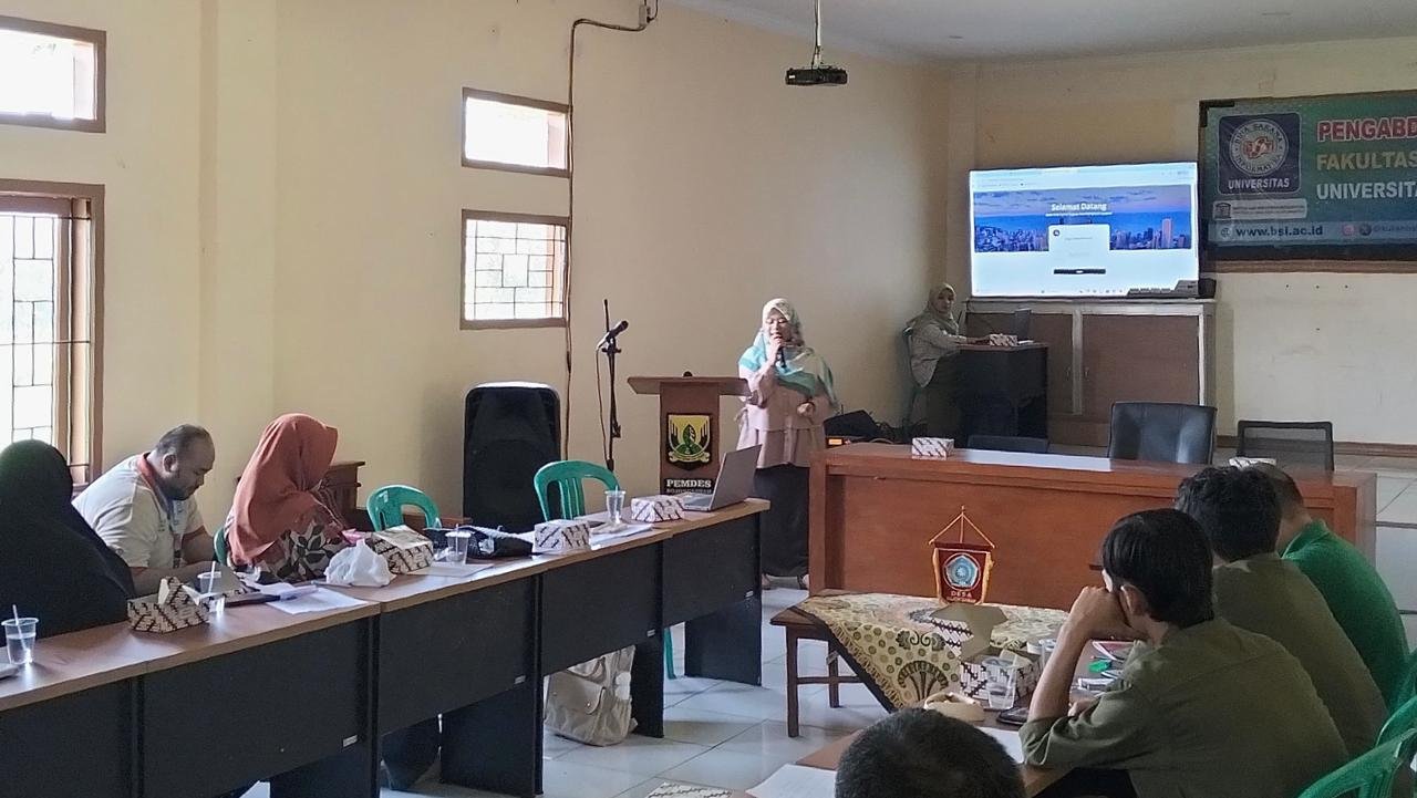 Ita Yulianti memimpin pelatihan arsip digital desa (11-12 Oktober 2025) | Doc: Istimewa