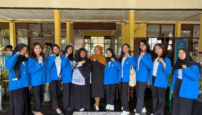 Tanamkan Semangat Pancasila, Mahasiswa UBSI Ajak Siswa SMPN 10 Sukabumi Berpikir Ilmiah dan Beretika