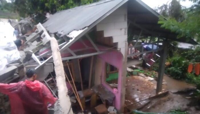 Dua Longsor Terjang Sukabumi Utara, Rumah di Cidahu Rusak Berat