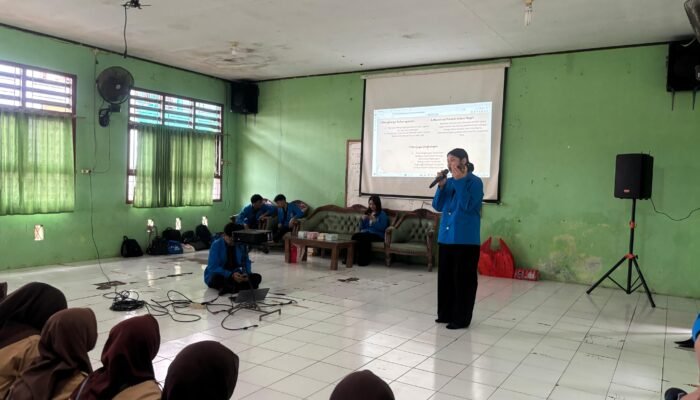 Generasi Muda Berkarya: Mahasiswa UBSI Ajak Pelajar SMK Darul Amal Hidupkan Nilai Pancasila