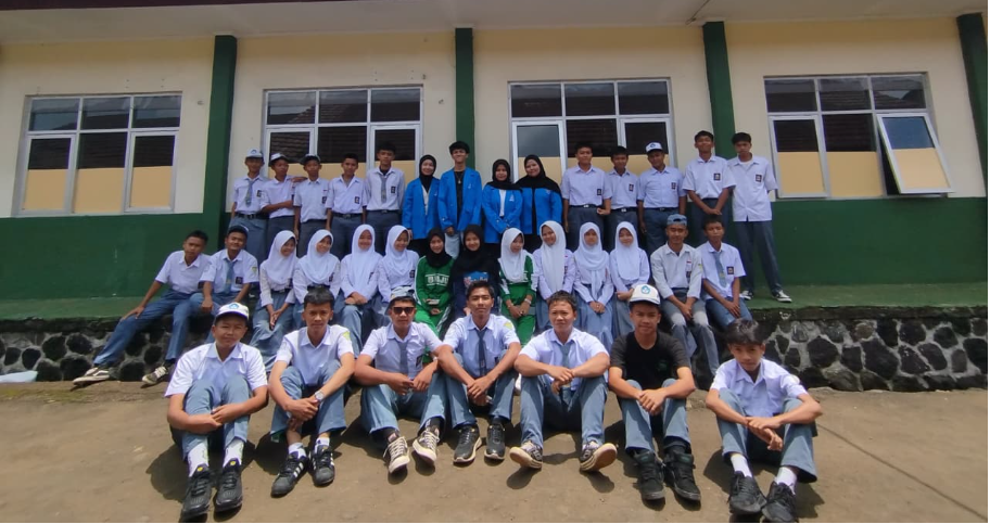 Menumbuhkan Literasi Digital di Sekolah Melalui Sistem Informasi | Sumber: Doc. Istimewa