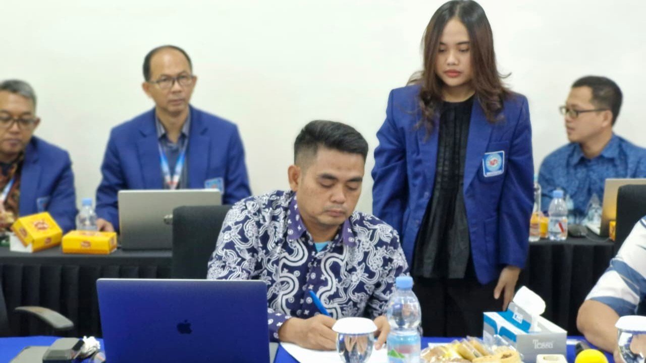 Asesor meninjau dokumen dan proses akademik Prodi SIA D3 UBSI Sukabumi | Doc: Istimewa