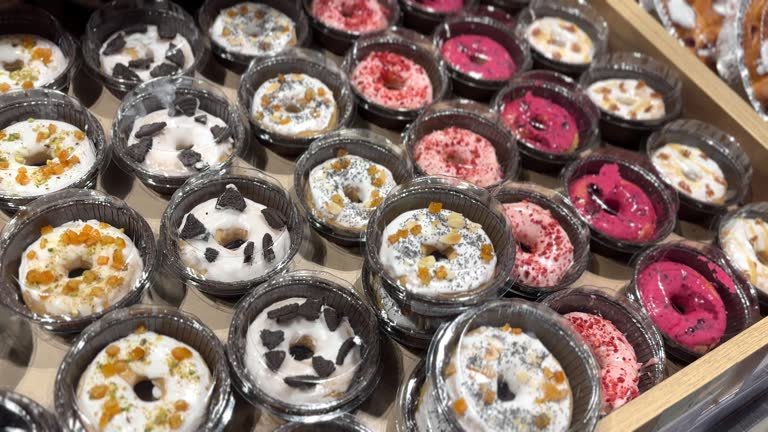 Donat Lembut dengan Topping Kekinian yang Siap Bikin Kamu Ketagihan| Sumber: istockphoto.com