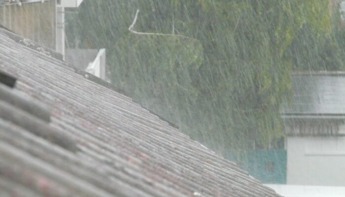 Waspada! Cuaca Berawan dan Hujan Dominasi Jawa Barat Sepanjang Hari