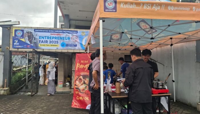 Hari Pertama Entrepreneur Fair 2025 UBSI Sukabumi Tarik Antusias Pengunjung