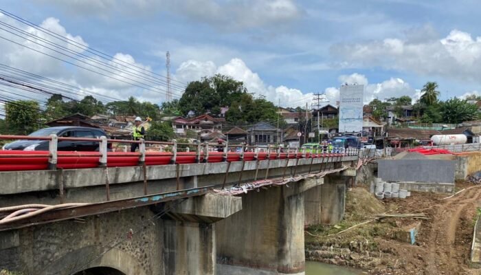 Perawatan Jembatan Lama Pamuruyan Sukabumi Jelang Akhir Tahun: Bagaimana dengan Jembatan Pamuruyan Baru?