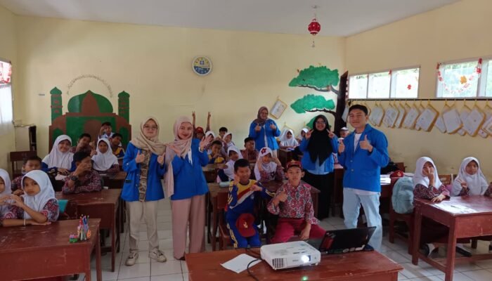 Membangun Karakter Positif Anak, Ajarkan Nilai Agama Sejak Dini