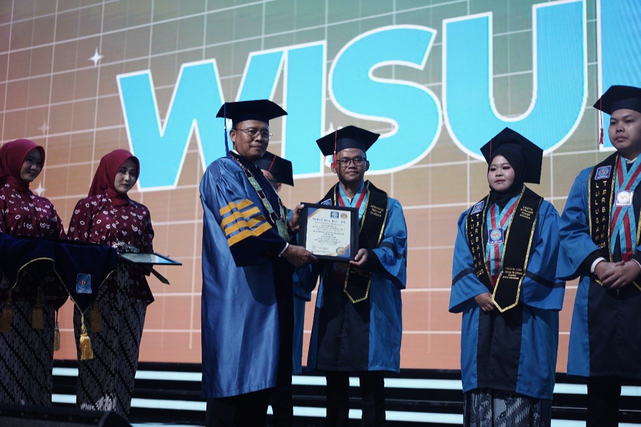 Mohamad Tesyar Razbani, Lulusan Informatika UBSI Sukabumi yang Melangkah Diam-diam Menuju Prestasi | Sumber: Doc. Istimewa